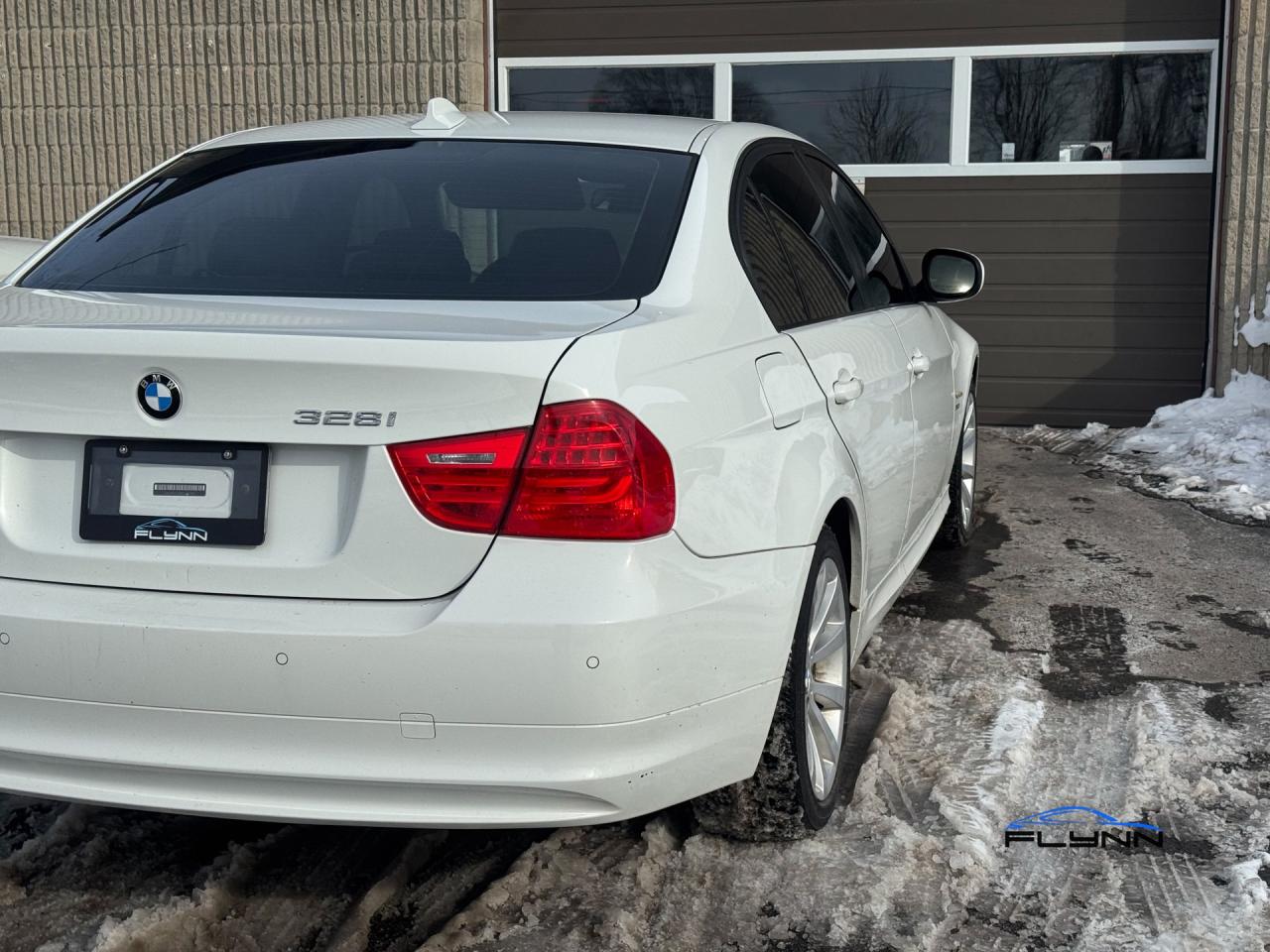 2011 BMW 3 Series 328i xDrive Navigation, Sunroof Photo