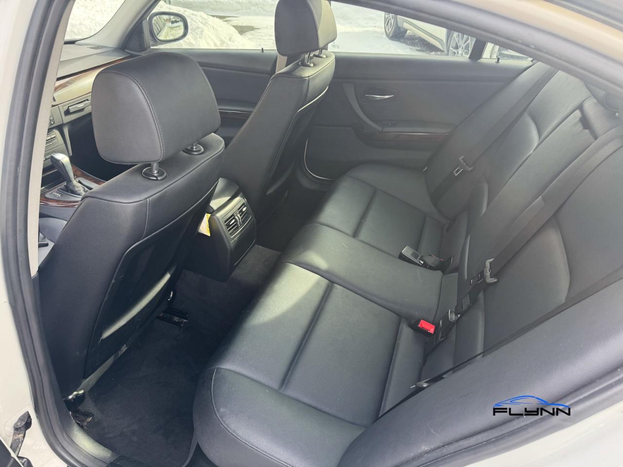 2011 BMW 3 Series 328i xDrive Navigation, Sunroof Photo