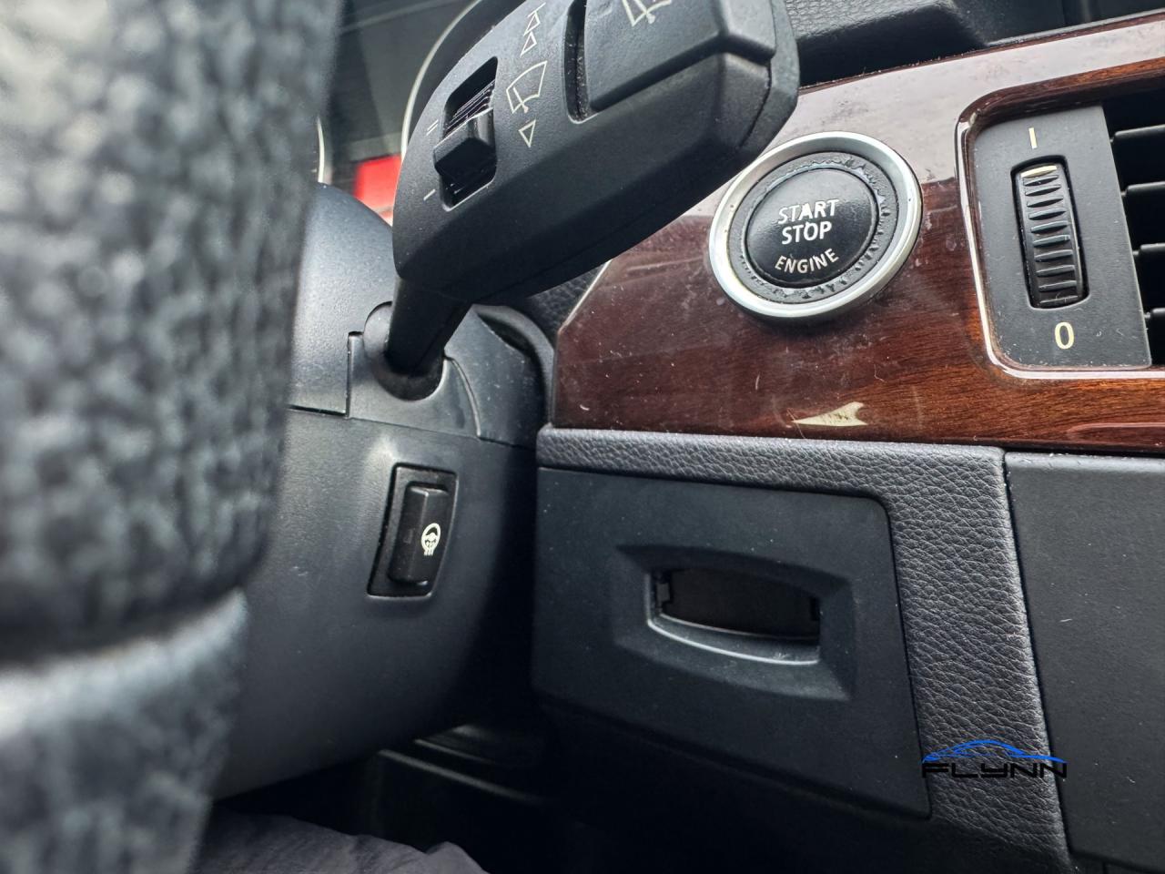 2011 BMW 3 Series 328i xDrive Navigation, Sunroof Photo