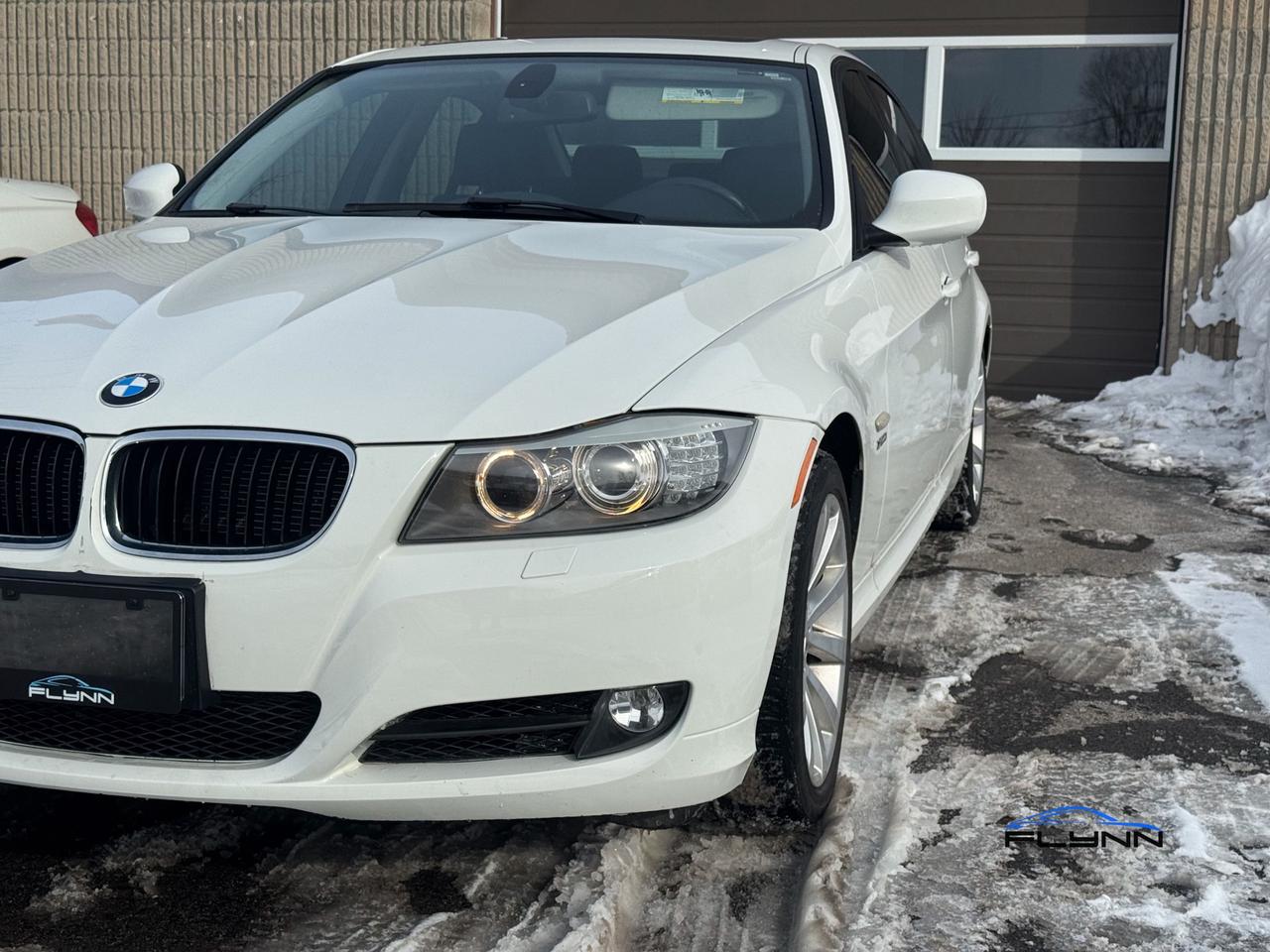 2011 BMW 3 Series 328i xDrive Navigation, Sunroof Photo4