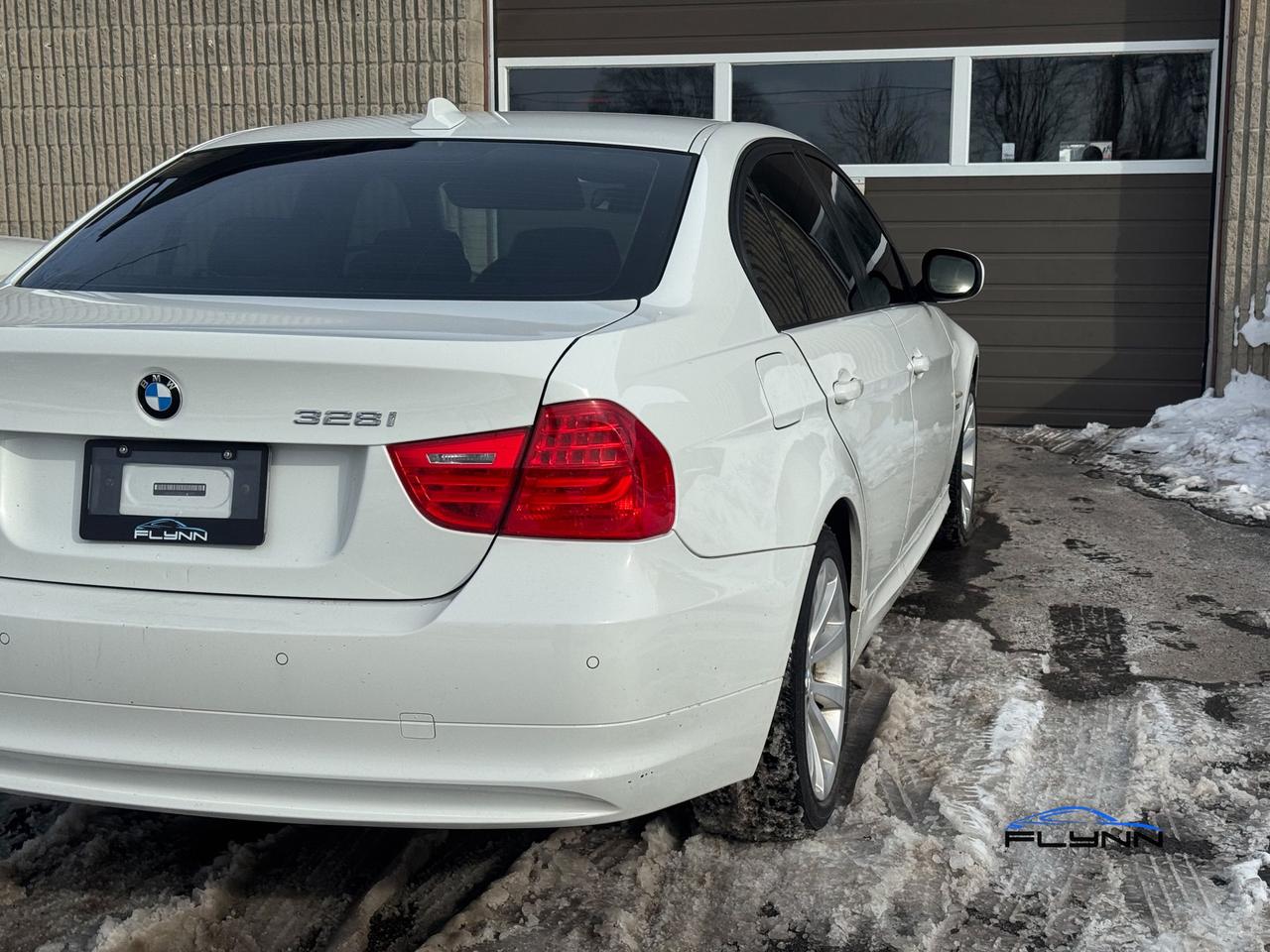 2011 BMW 3 Series 328i xDrive Navigation, Sunroof Photo