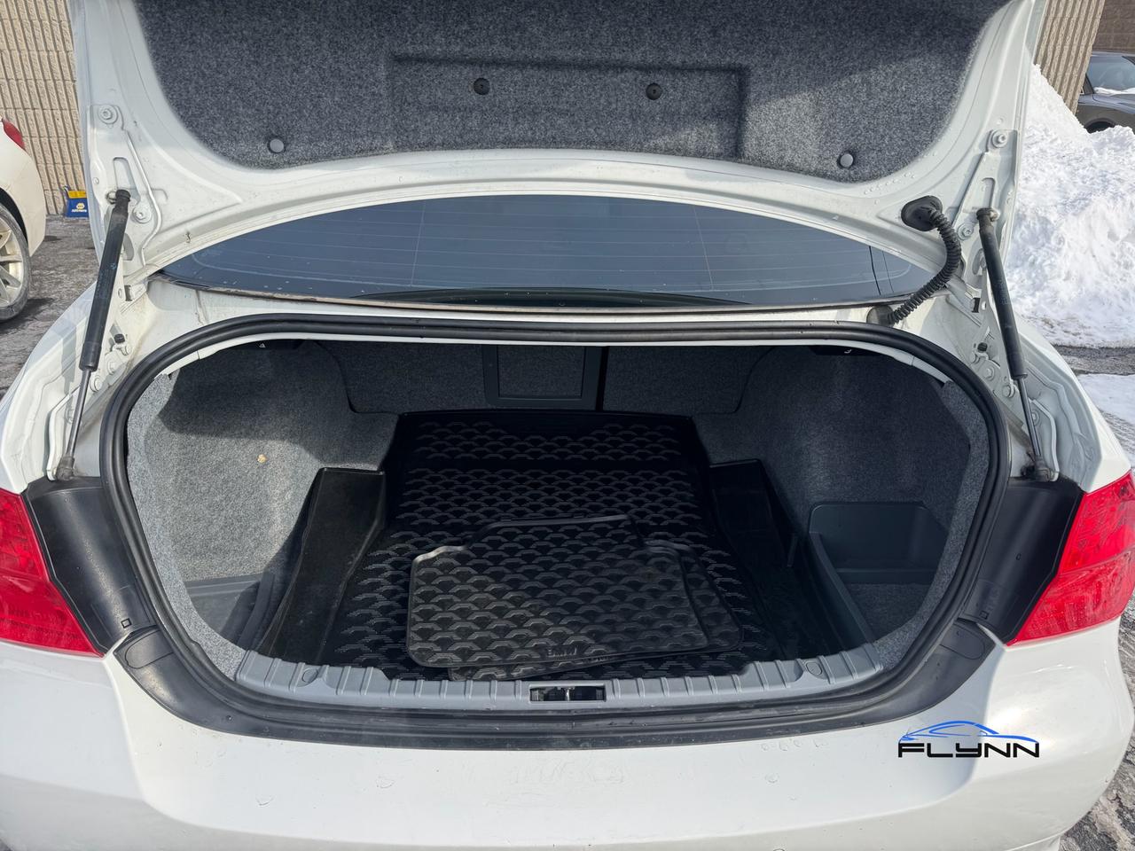 2011 BMW 3 Series 328i xDrive Navigation, Sunroof Photo