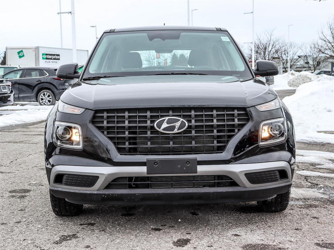 2023 Hyundai Venue Essential 4dr Front-Wheel Drive Photo1