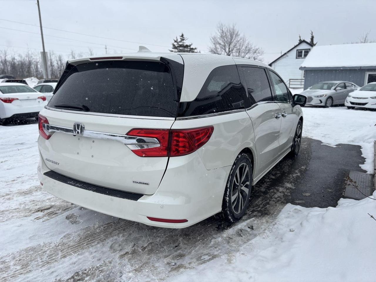 2019 Honda Odyssey Touring (A10) Passenger Van Photo