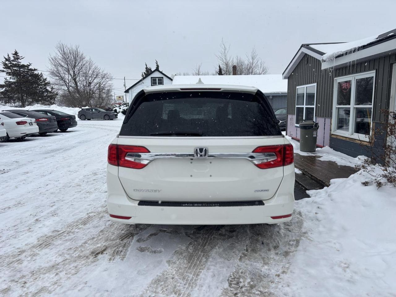 2019 Honda Odyssey Touring (A10) Passenger Van Photo