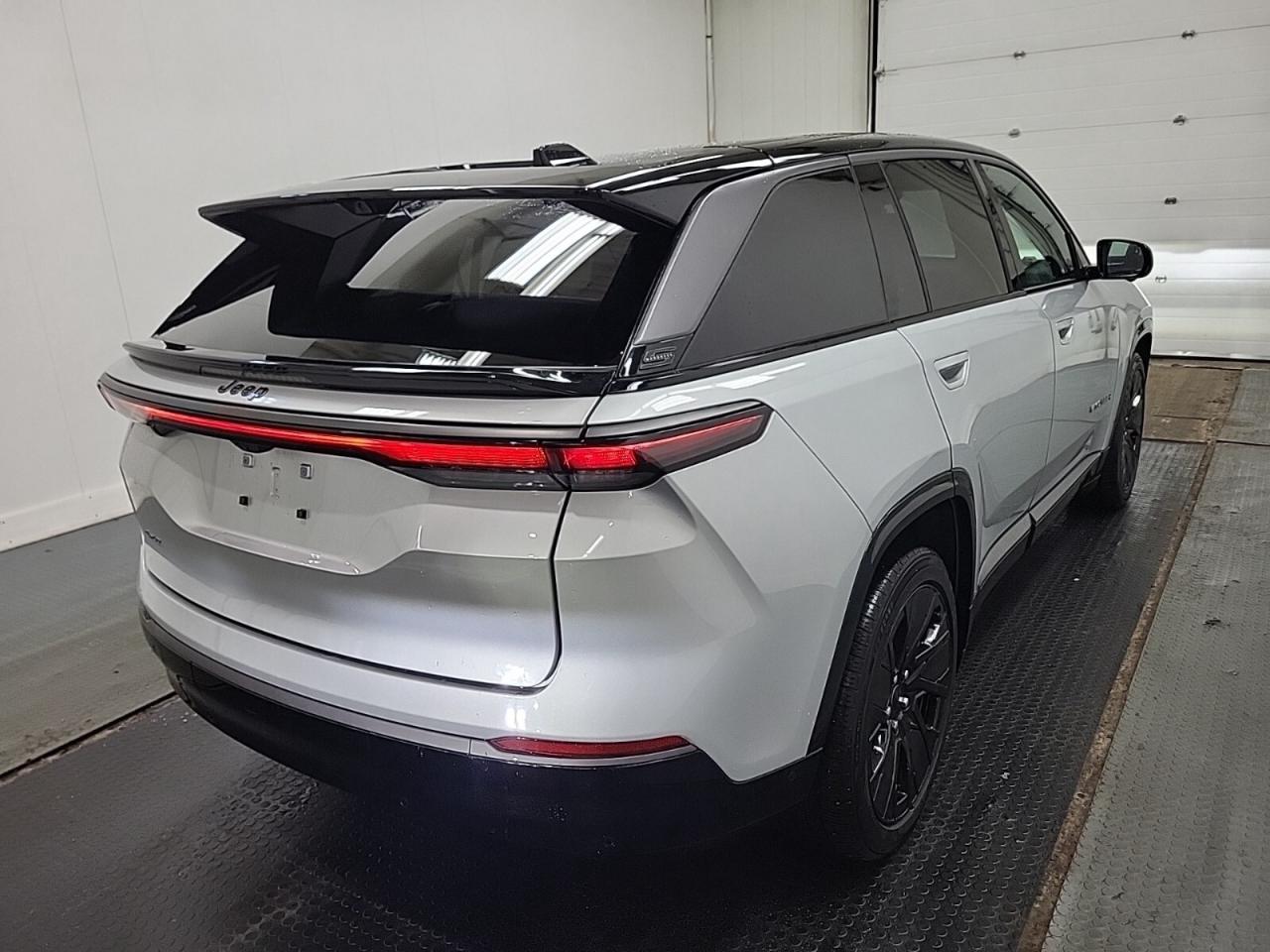 2025 Jeep Wagoneer S PREMIUM   MASSAGE SEATING   PASS DISPLAY   HUD Photo