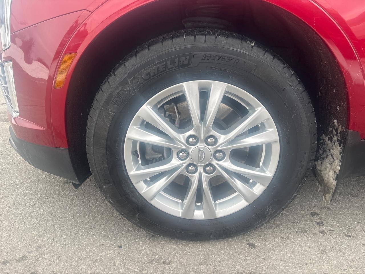 2024 Cadillac XT5 Luxury AWD + Heated Leather + 1 Owner Photo4