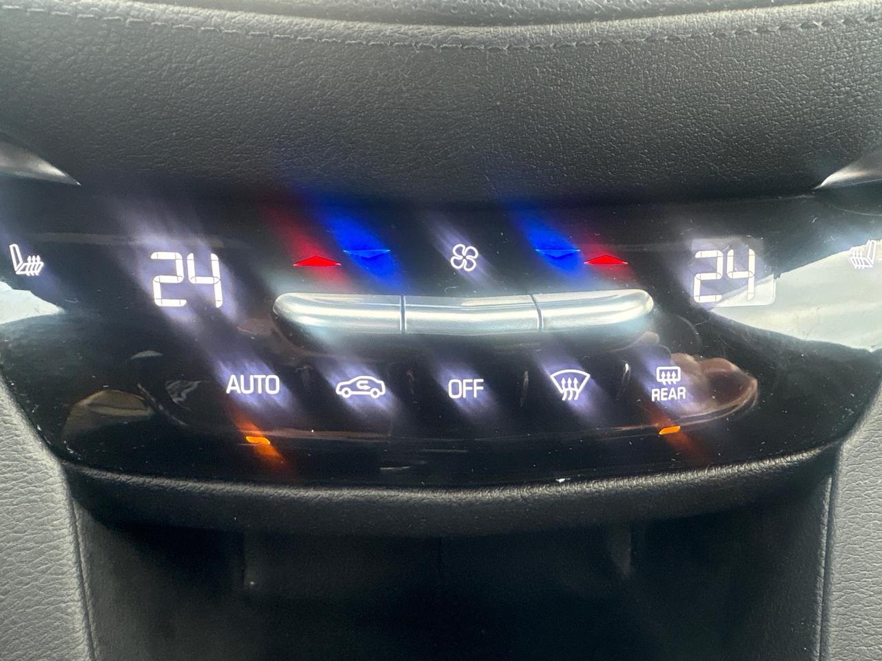 2024 Cadillac XT5 Luxury AWD + Heated Leather + 1 Owner Photo