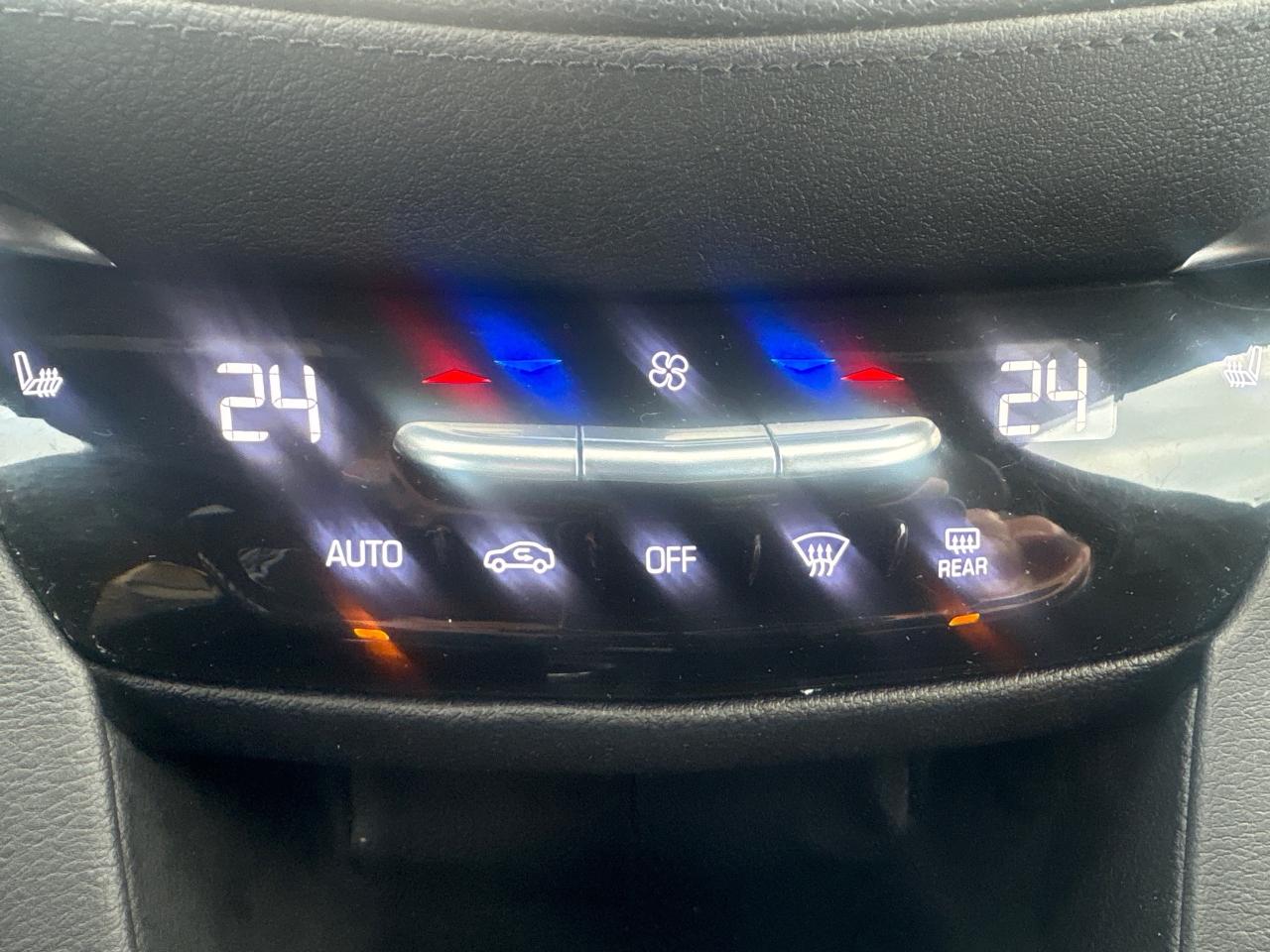 2024 Cadillac XT5 Luxury AWD + Heated Leather + 1 Owner Photo