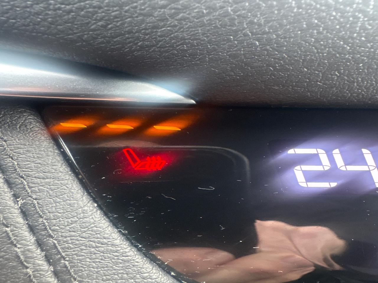 2024 Cadillac XT5 Luxury AWD + Heated Leather + 1 Owner Photo