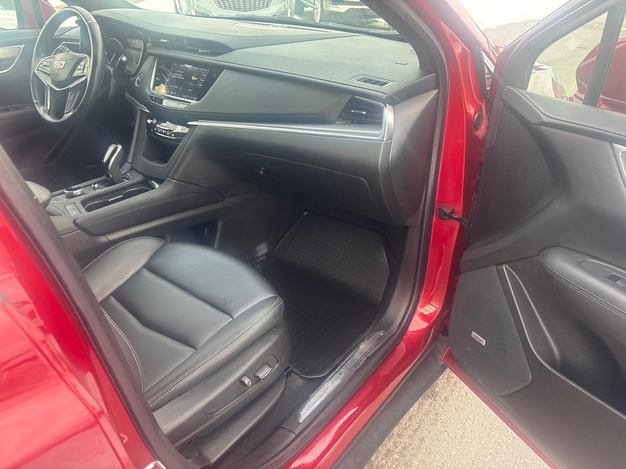 2024 Cadillac XT5 Luxury AWD + Heated Leather + 1 Owner Photo