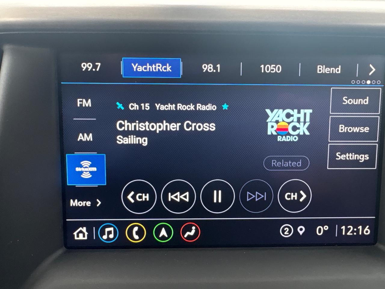 2022 GMC Acadia Denali AWD + Sunroof + 6 Pass + Tow Pkg + 1 Owner Photo