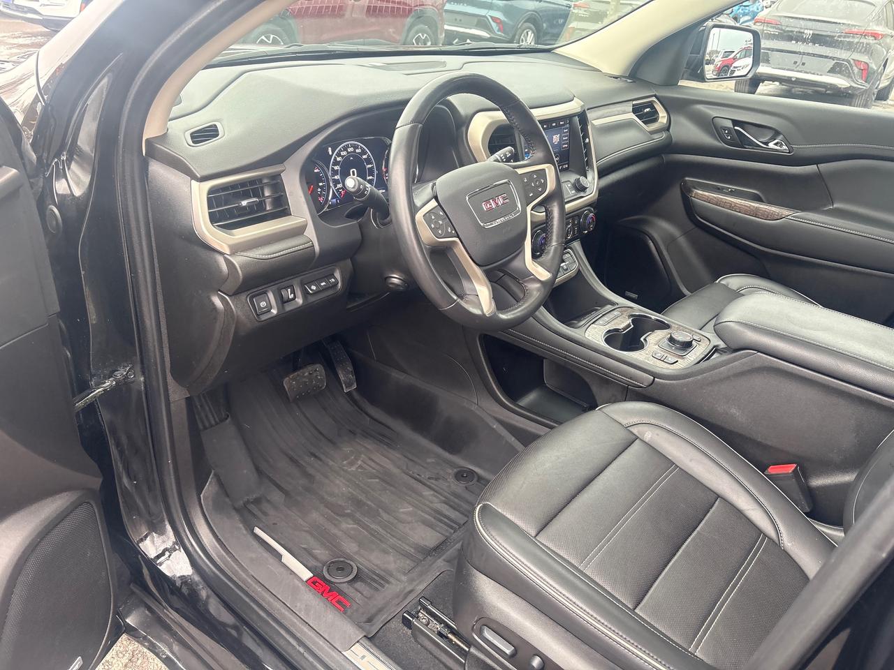 2022 GMC Acadia Denali AWD + Sunroof + 6 Pass + Tow Pkg + 1 Owner Photo
