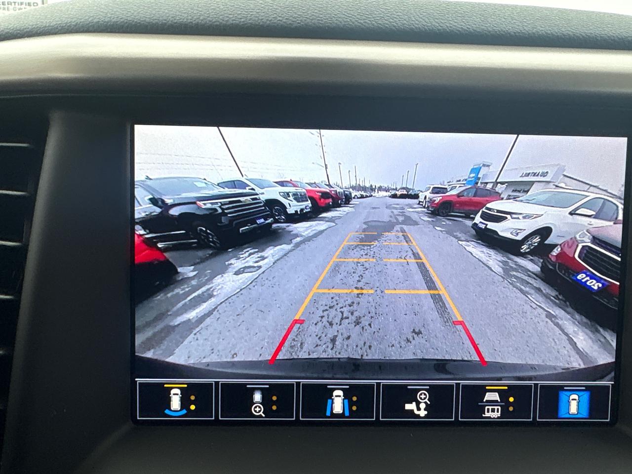 2022 GMC Acadia Denali AWD + Sunroof + 6 Pass + Tow Pkg + 1 Owner Photo