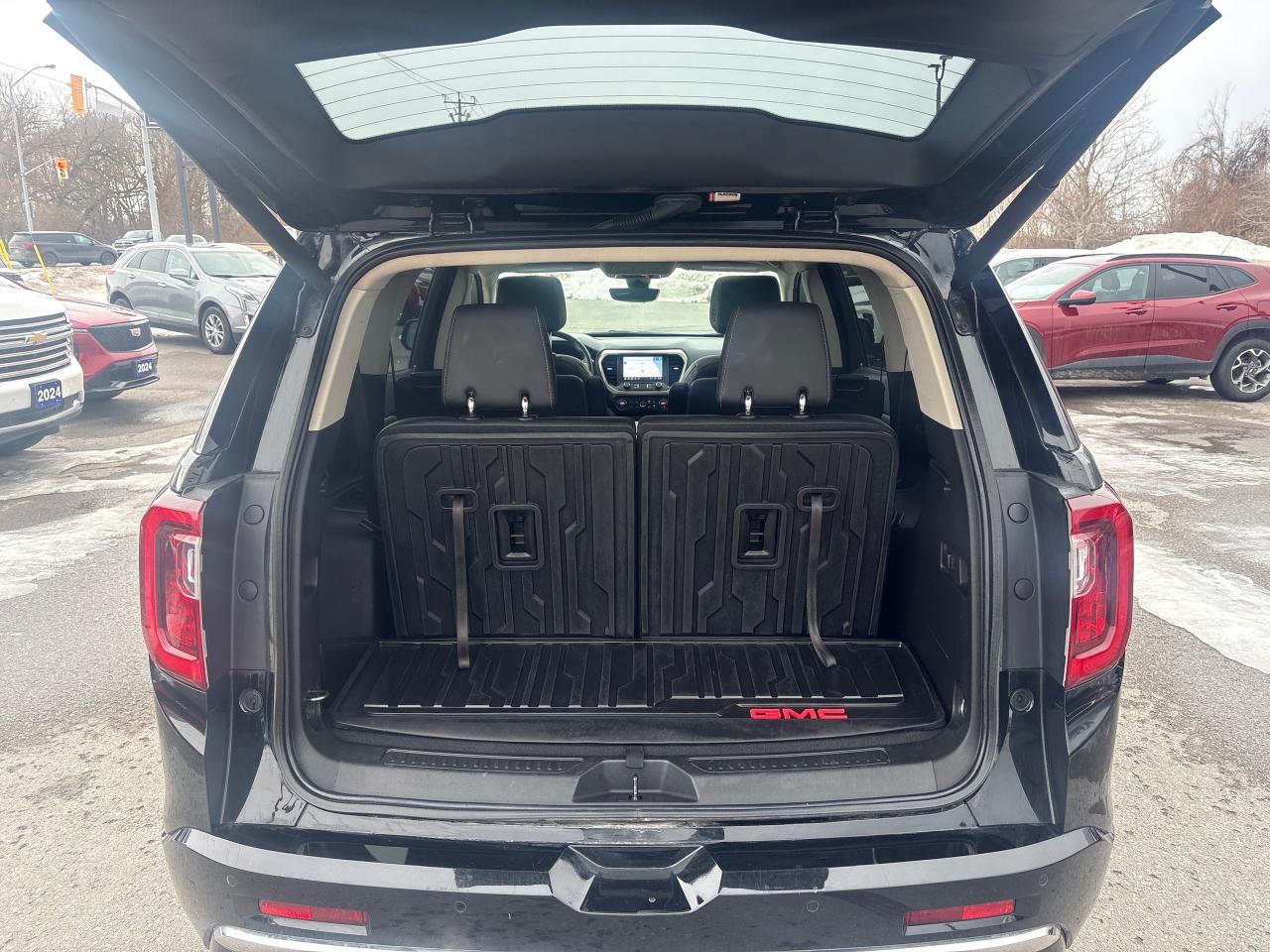 2022 GMC Acadia Denali AWD + Sunroof + 6 Pass + Tow Pkg + 1 Owner Photo