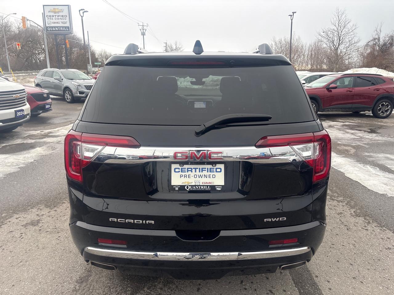 2022 GMC Acadia Denali AWD + Sunroof + 6 Pass + Tow Pkg + 1 Owner Photo