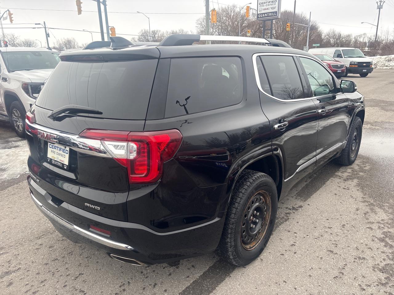 2022 GMC Acadia Denali AWD + Sunroof + 6 Pass + Tow Pkg + 1 Owner Photo