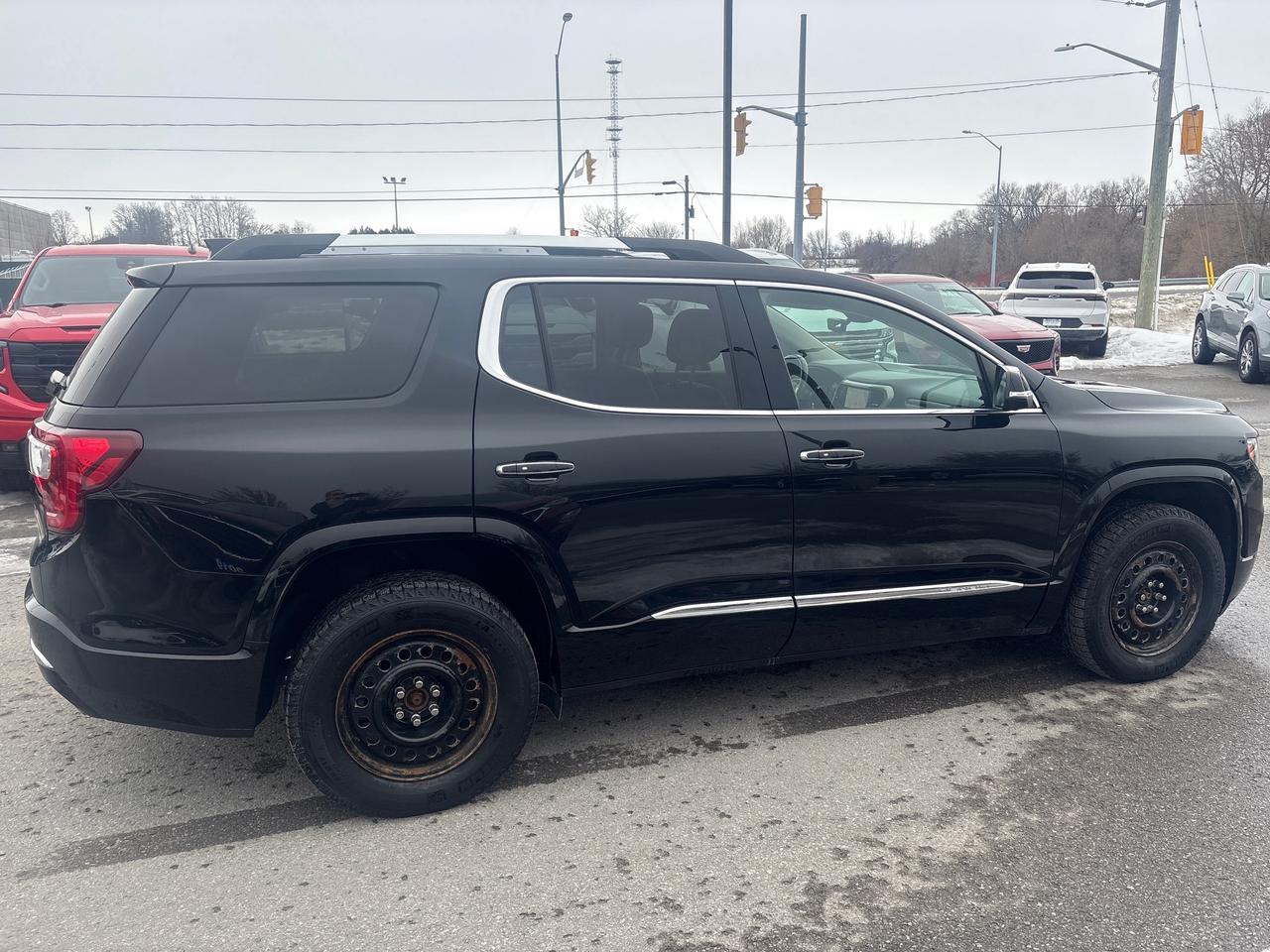 2022 GMC Acadia Denali AWD + Sunroof + 6 Pass + Tow Pkg + 1 Owner Photo