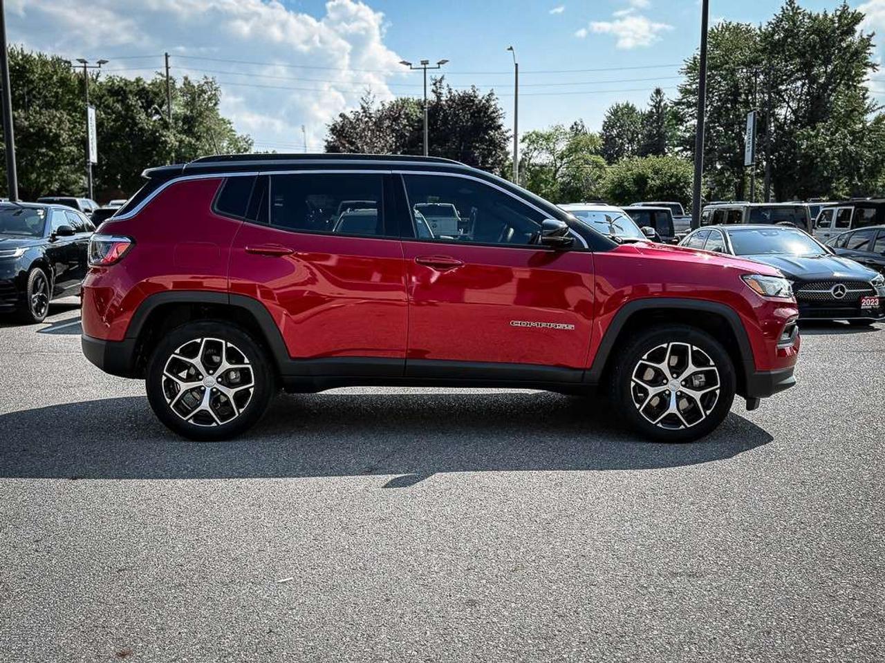 2024 Jeep Compass Limited   HEATED SEATS   REMOTE START   BLINDSPOT   LANE KEEP Photo