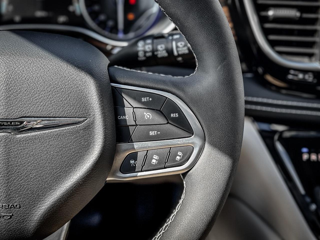 2024 Chrysler Pacifica Limited   PWR DOORS   REMOTE START   HEATED/VENTED Photo