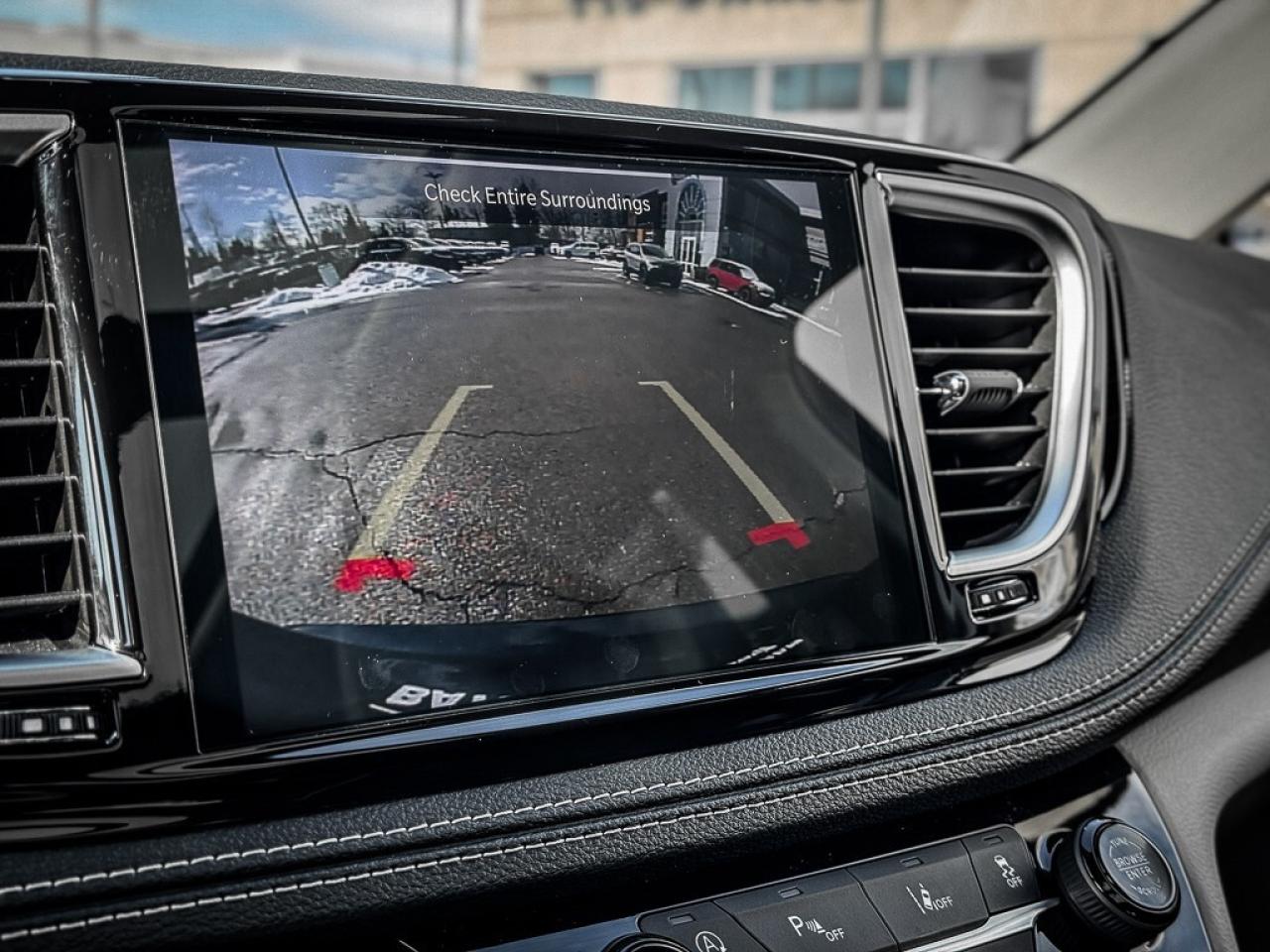 2024 Chrysler Pacifica Limited   PWR DOORS   REMOTE START   HEATED/VENTED Photo