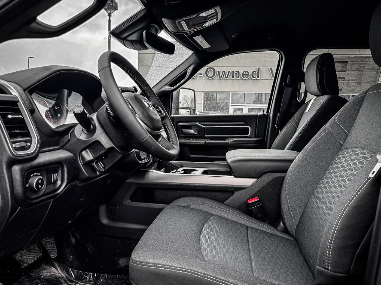 2025 RAM 3500 Big Horn   CREW   LEVEL 1   5TH WHEEL PREP   HEATE Photo3