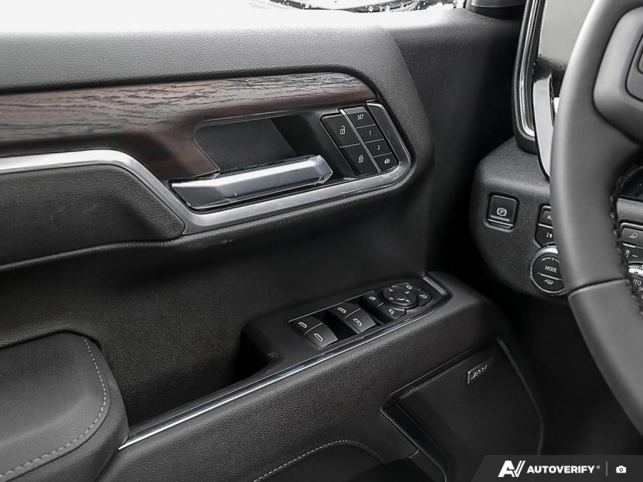 2026 GMC Sierra 1500 Crew Cab Short Box 4-Wheel Drive SLT Photo