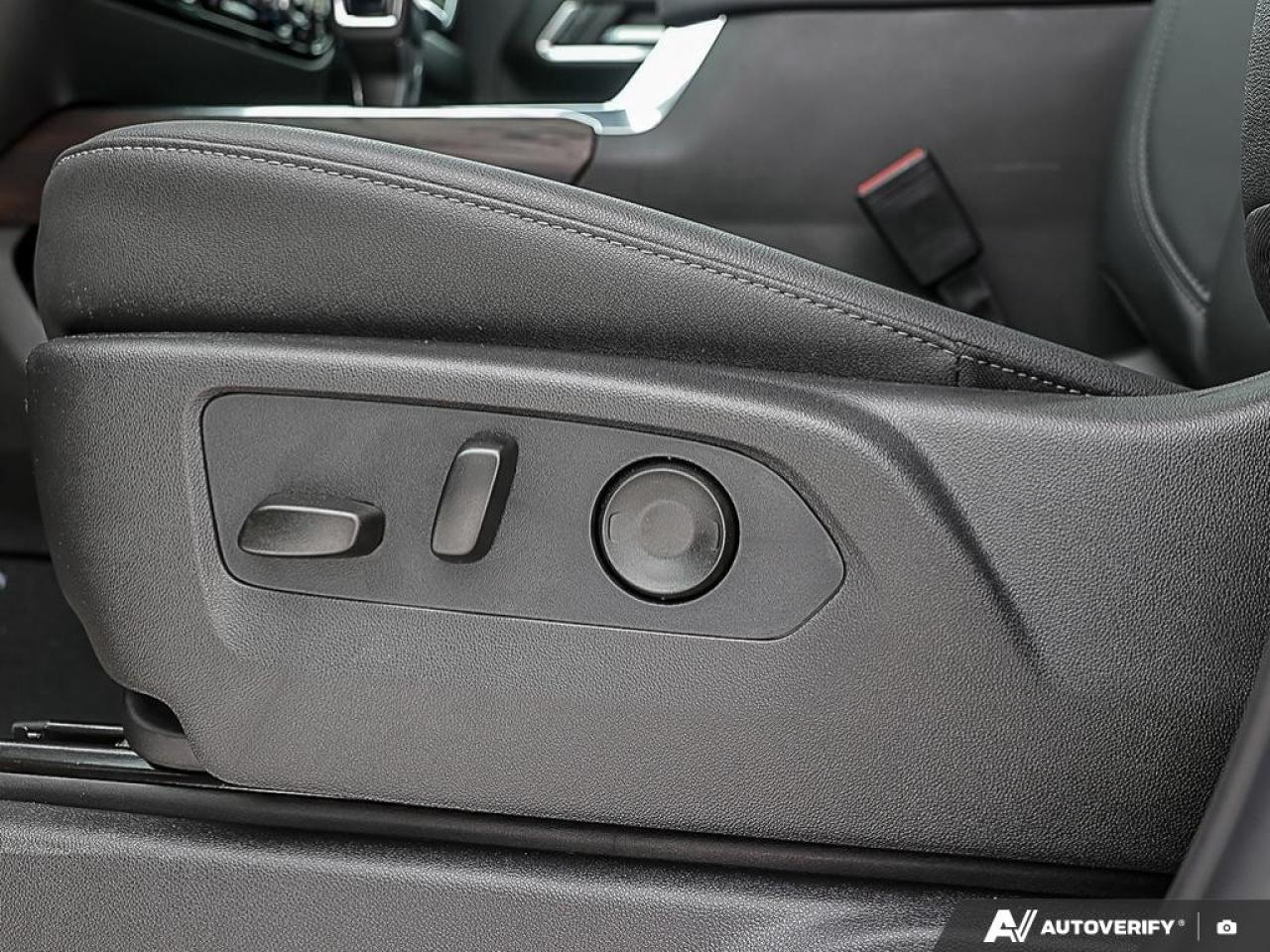 2026 GMC Sierra 1500 Crew Cab Short Box 4-Wheel Drive SLT Photo