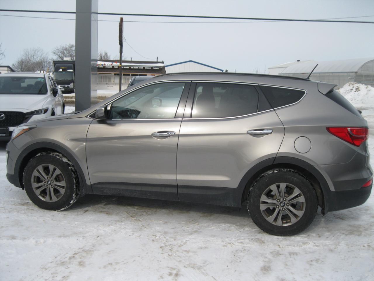 2015 Hyundai Santa Fe Sport 2.4 Luxury (A6) 4dr All-Wheel Drive Photo