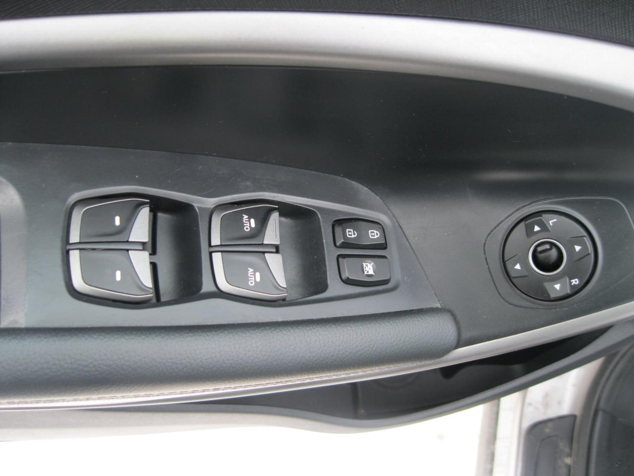 2015 Hyundai Santa Fe Sport 2.4 Luxury (A6) 4dr All-Wheel Drive Photo