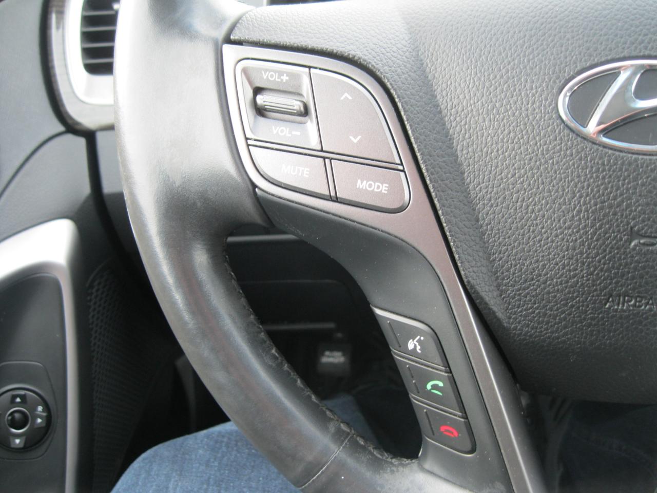 2015 Hyundai Santa Fe Sport 2.4 Luxury (A6) 4dr All-Wheel Drive Photo