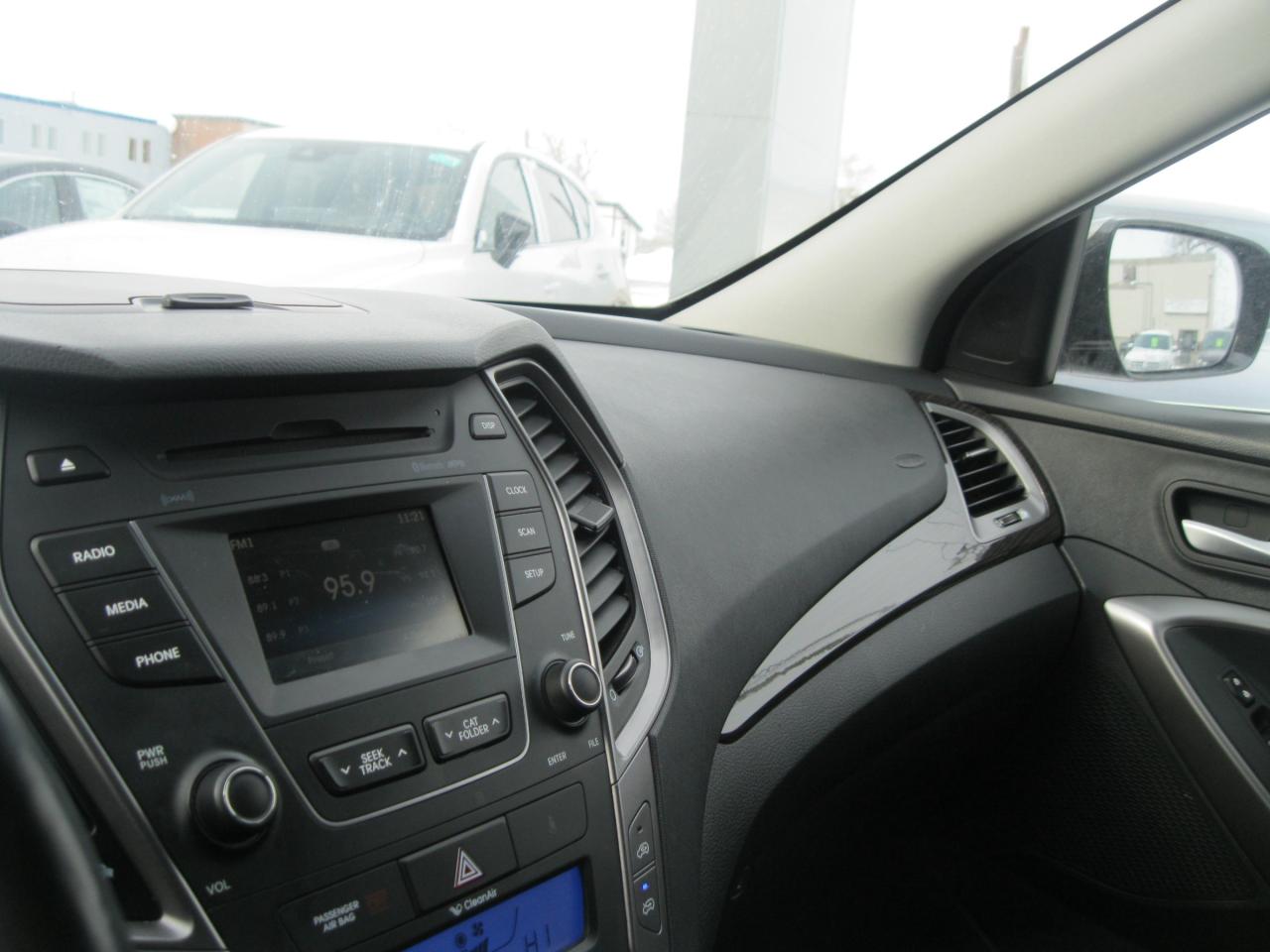 2015 Hyundai Santa Fe Sport 2.4 Luxury (A6) 4dr All-Wheel Drive Photo