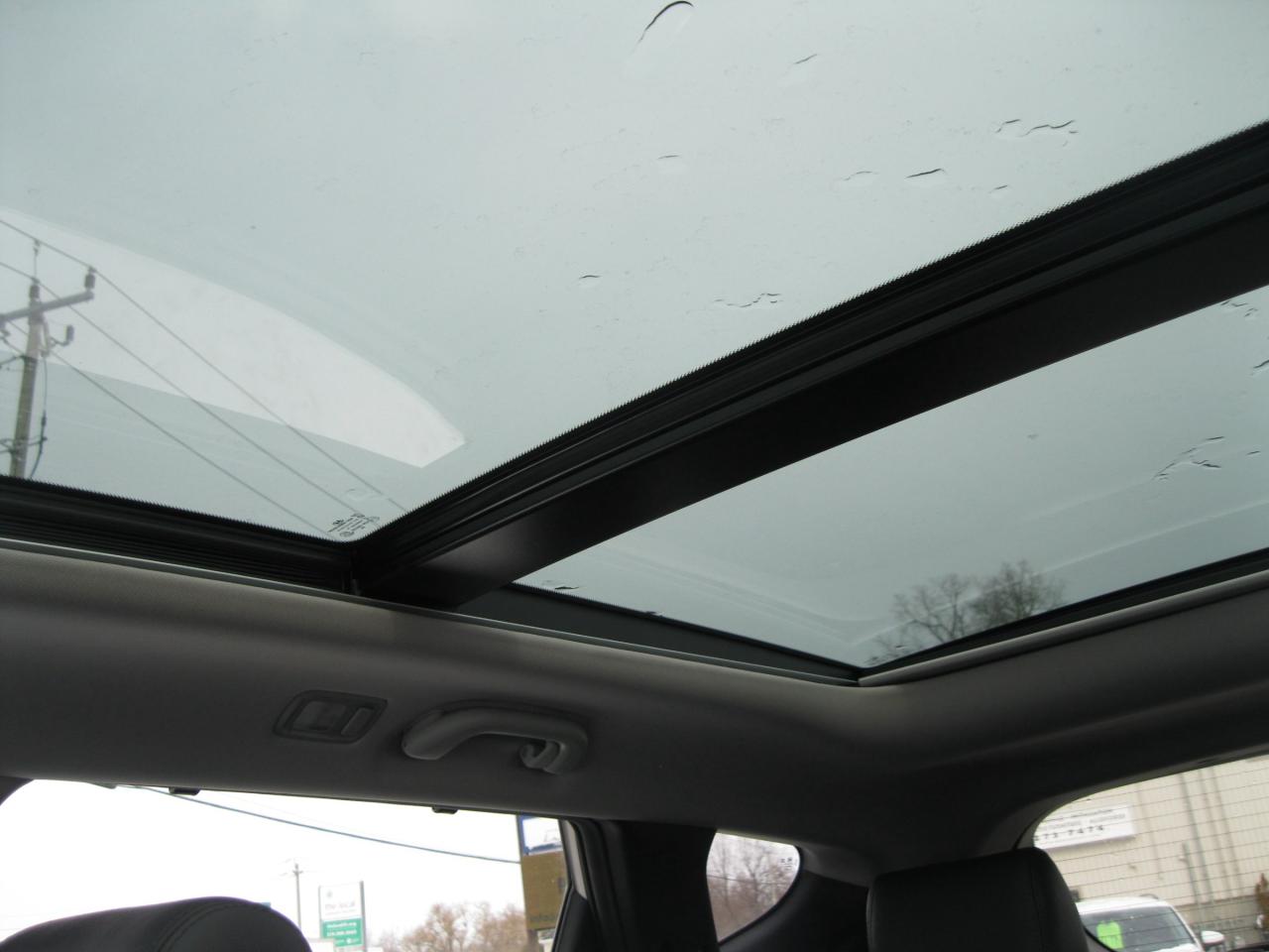 2015 Hyundai Santa Fe Sport 2.4 Luxury (A6) 4dr All-Wheel Drive Photo