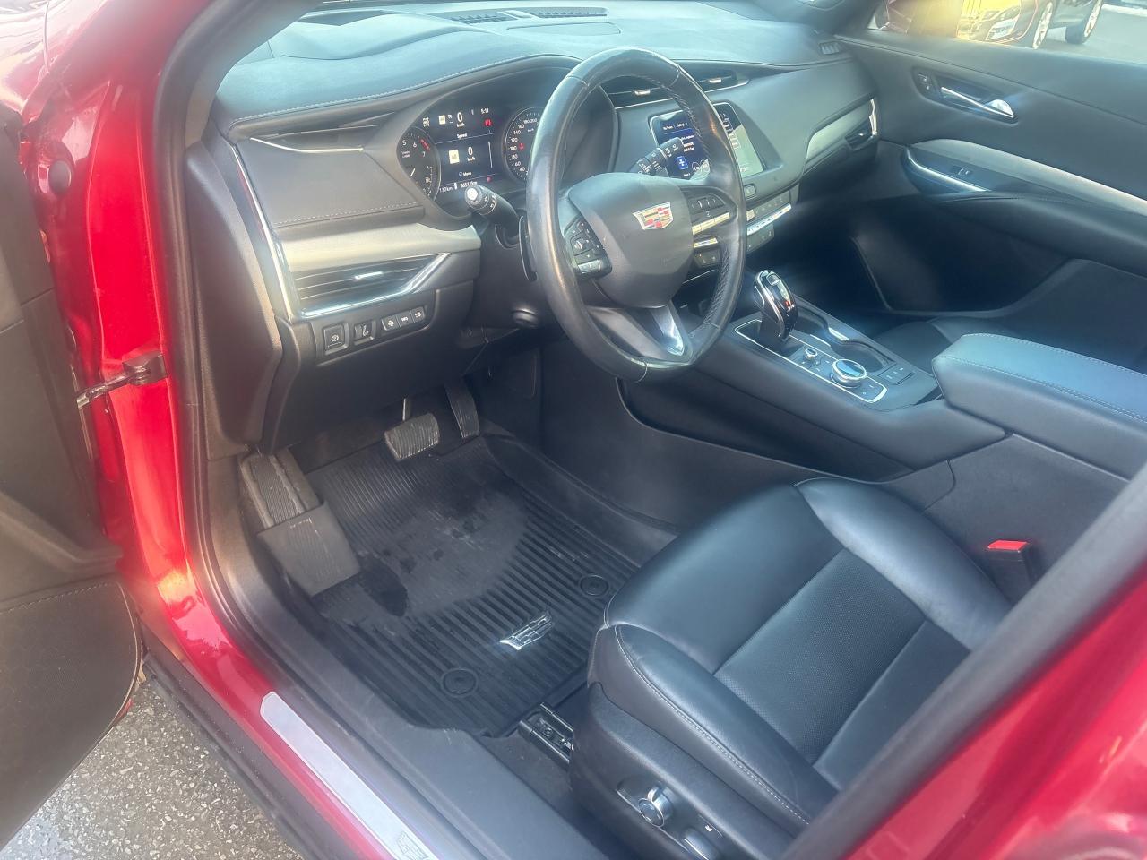 2020 Cadillac XT4 Premium Luxury AWD + Comf/Conv Pkgs + Sunroof + Na Photo