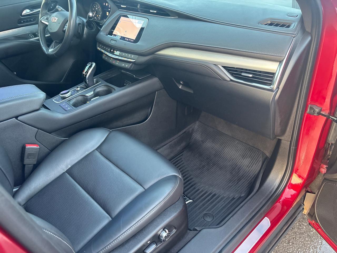 2020 Cadillac XT4 Premium Luxury AWD + Comf/Conv Pkgs + Sunroof + Na Photo