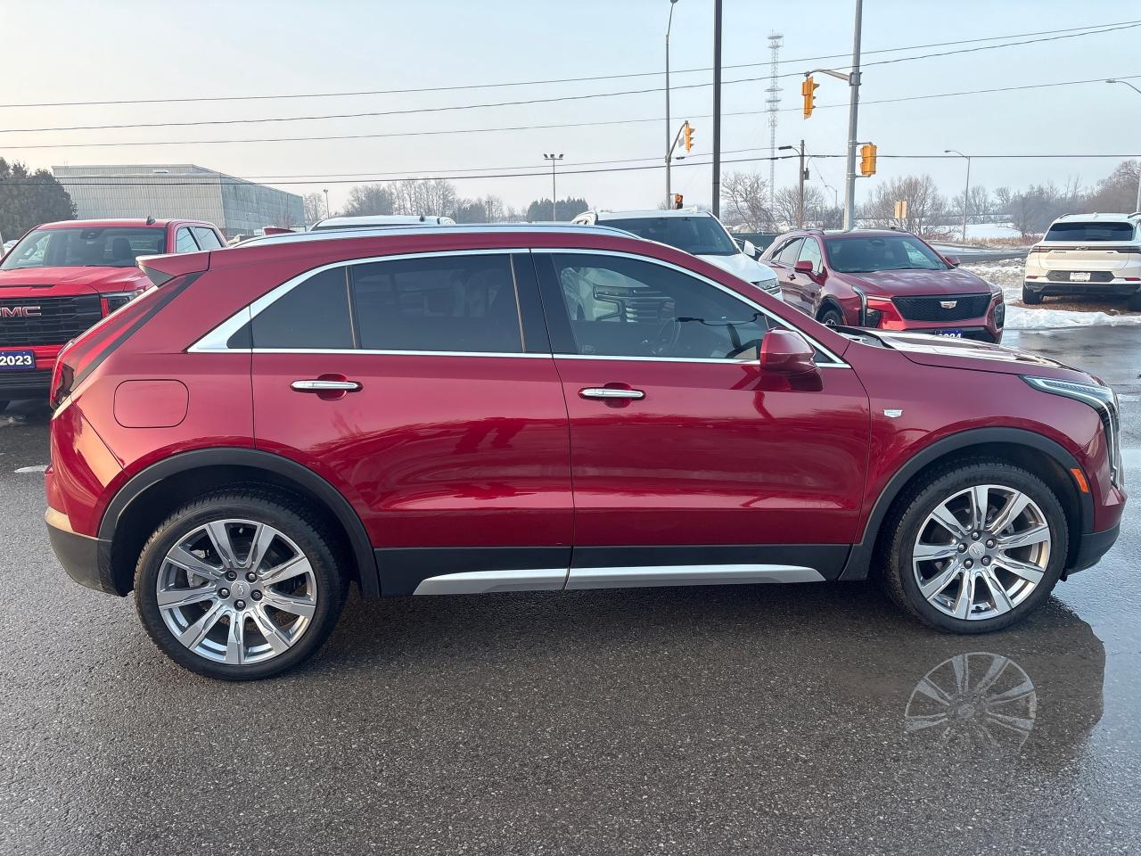 2020 Cadillac XT4 Premium Luxury AWD + Comf/Conv Pkgs + Sunroof + Na Photo
