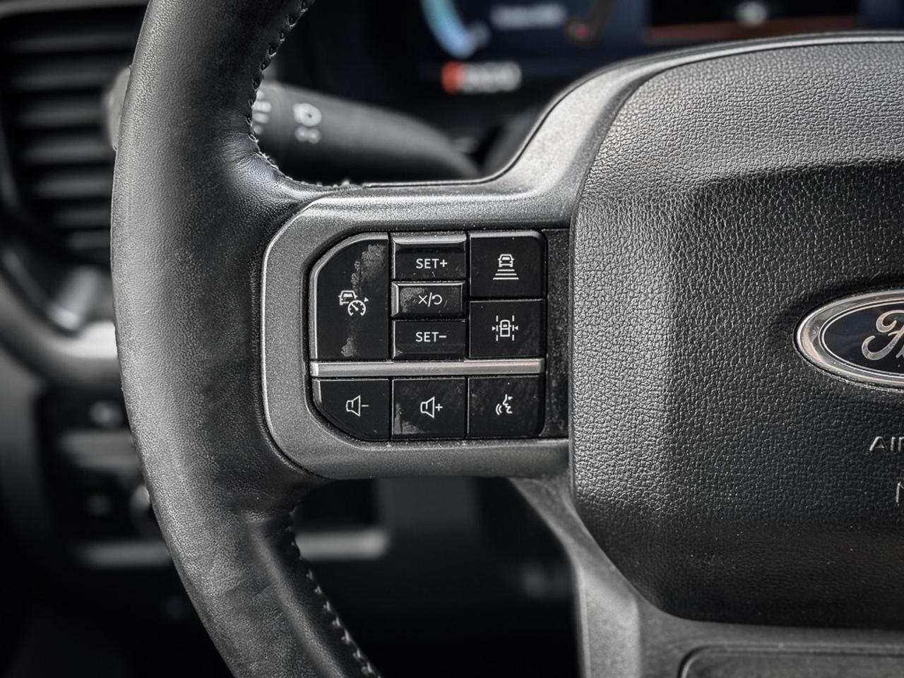 2024 Ford F-450 Lariat   CREW   DUALLY   LARIAT ULTIMATE PKG   FX4 Photo