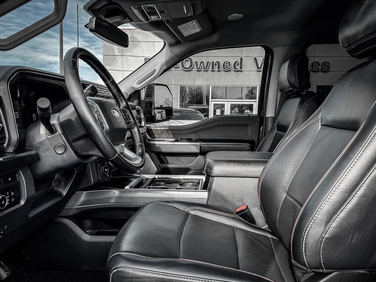 2024 Ford F-450 Lariat   CREW   DUALLY   LARIAT ULTIMATE PKG   FX4 Photo