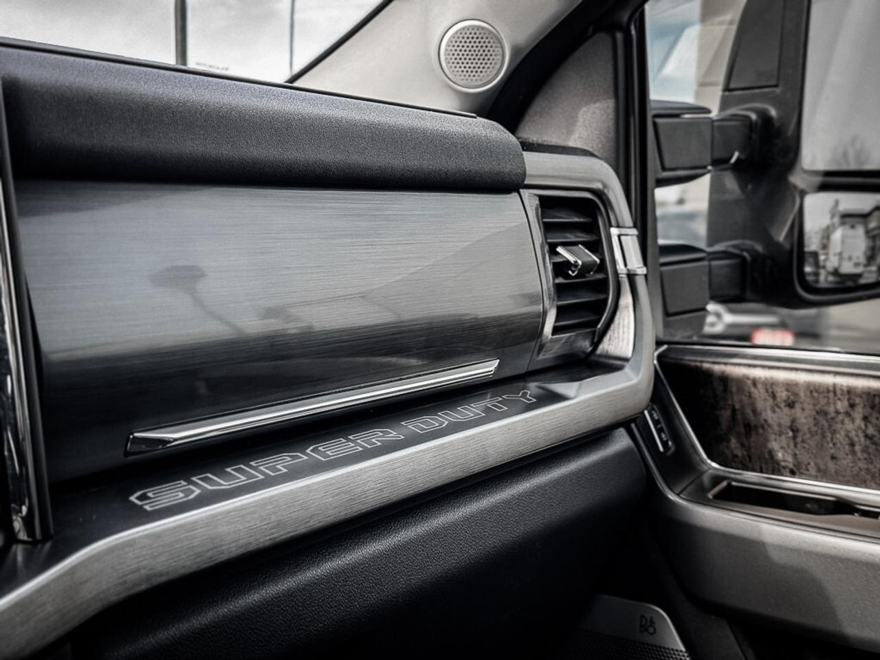 2024 Ford F-450 Lariat   CREW   DUALLY   LARIAT ULTIMATE PKG   FX4 Photo