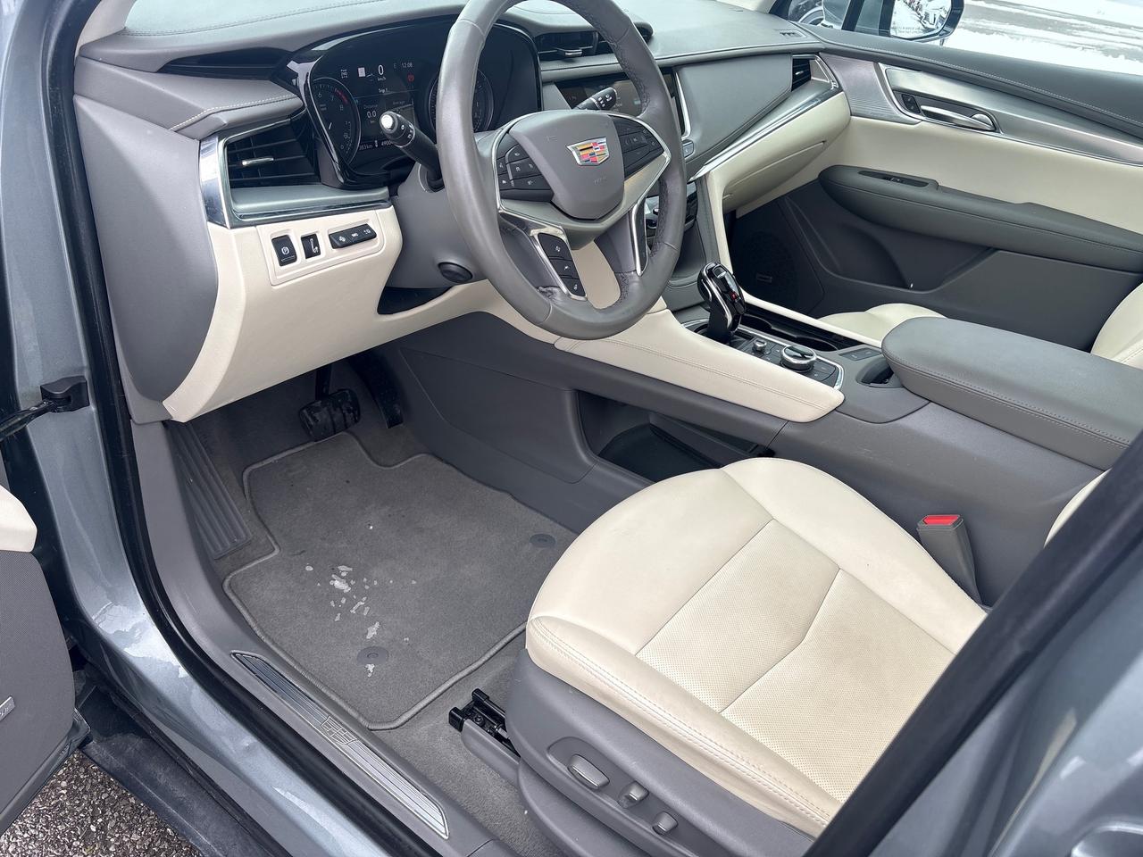 2023 Cadillac XT5 Premium Luxury AWD + Tech Pkg + Drivers Assist Pkg Photo