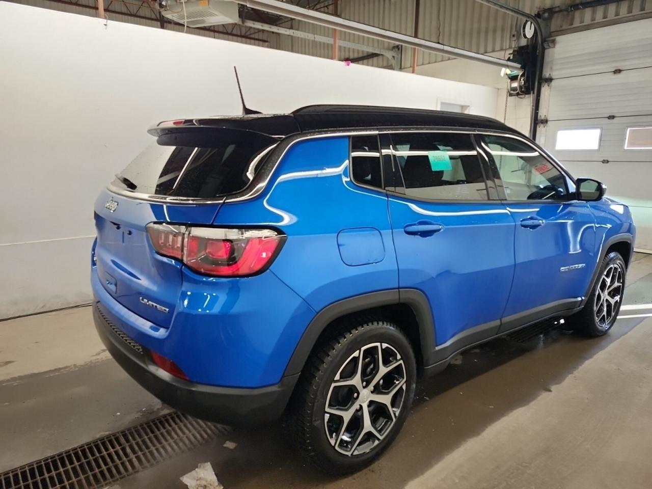 2024 Jeep Compass Limited   PANO ROOF   ALPINE AUDIO   LANE KEEP   B Photo