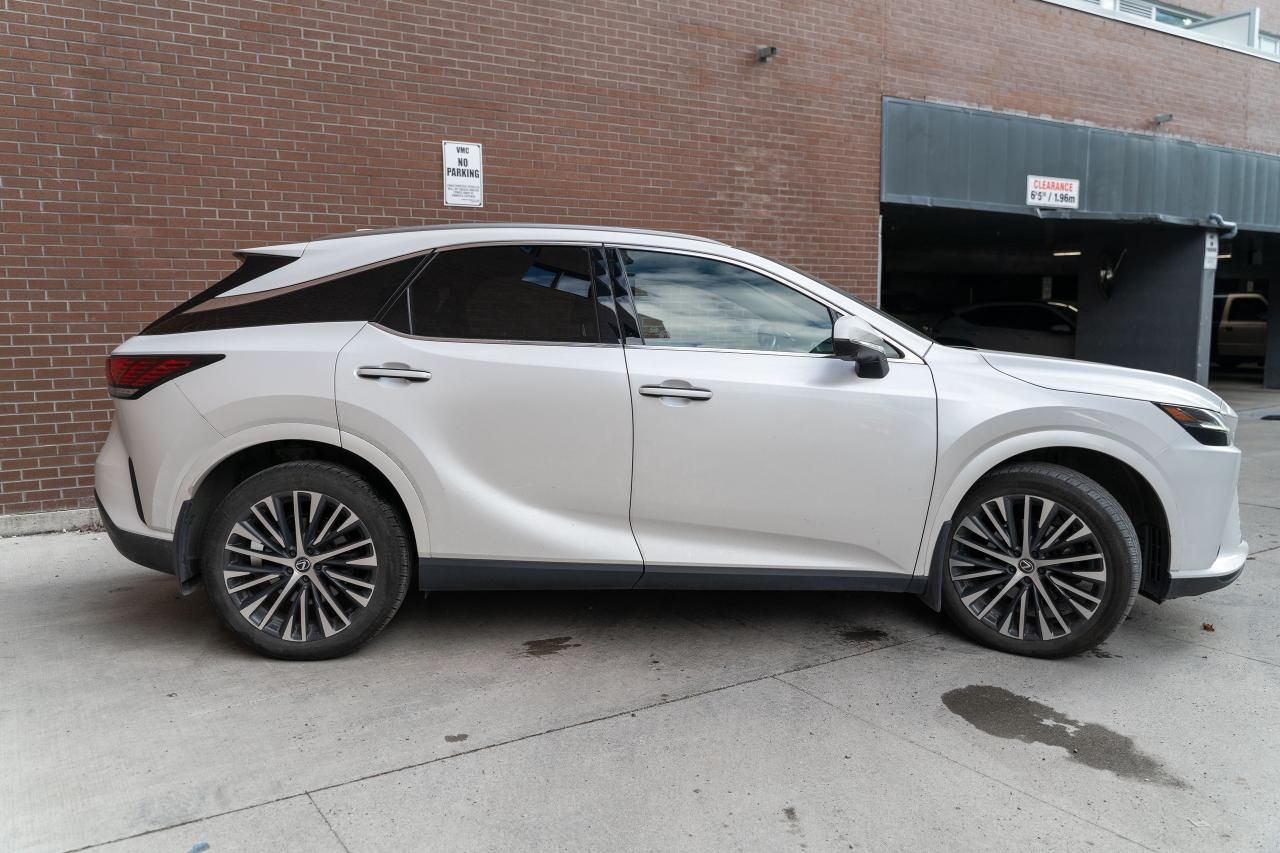 2023 Lexus RX 350h Luxury Pkg Safety Certified Welcome Trades Photo