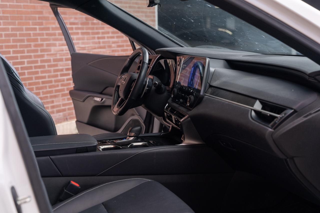 2023 Lexus RX 350h Luxury Pkg Safety Certified Welcome Trades Photo