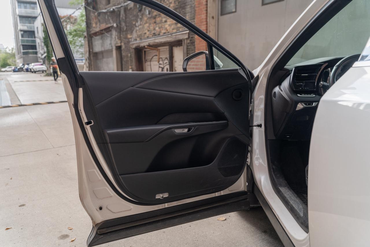 2023 Lexus RX 350h Luxury Pkg Safety Certified Welcome Trades Photo