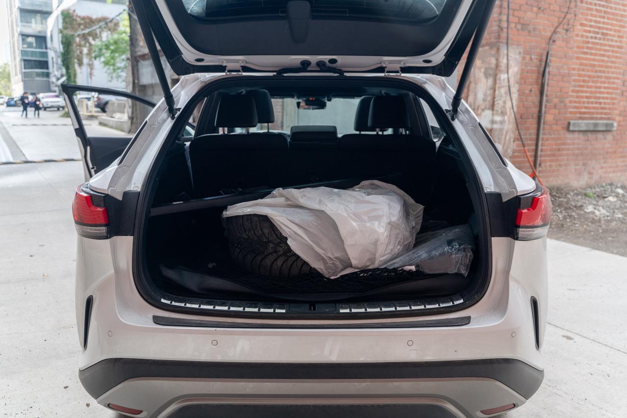 2023 Lexus RX 350h Luxury Pkg Safety Certified Welcome Trades Photo