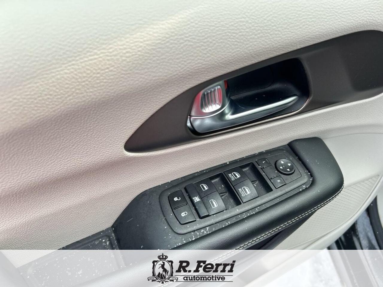 2022 Chrysler Grand Caravan SXT Front-Wheel Drive Passenger Van Photo