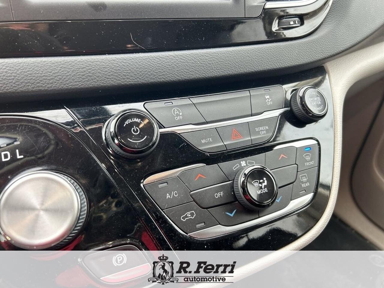 2022 Chrysler Grand Caravan SXT Front-Wheel Drive Passenger Van Photo