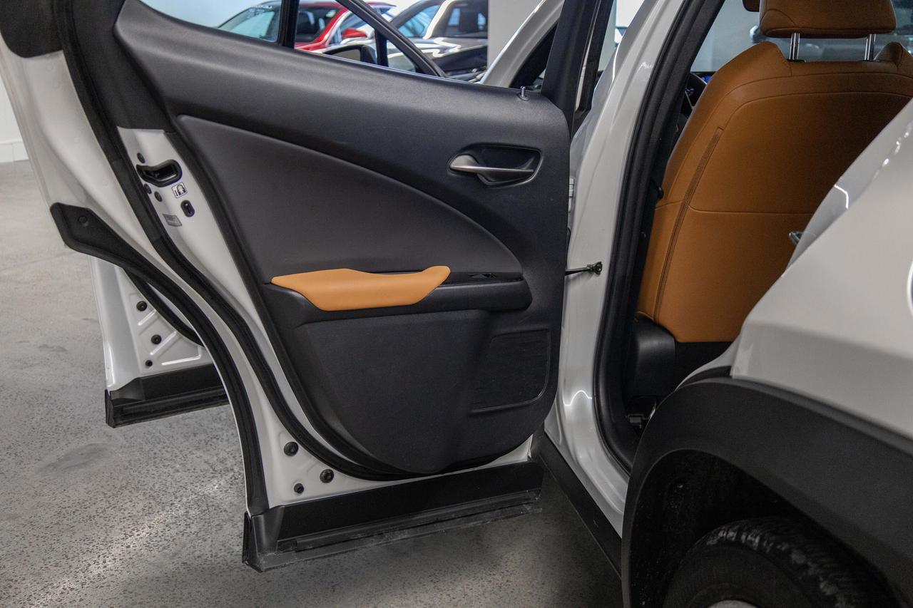 2021 Lexus UX Luxury Pkg Safety Certified Welcome Trades Photo