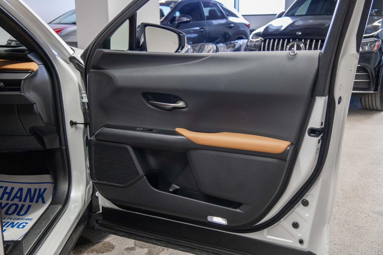 2021 Lexus UX Luxury Pkg Safety Certified Welcome Trades Photo