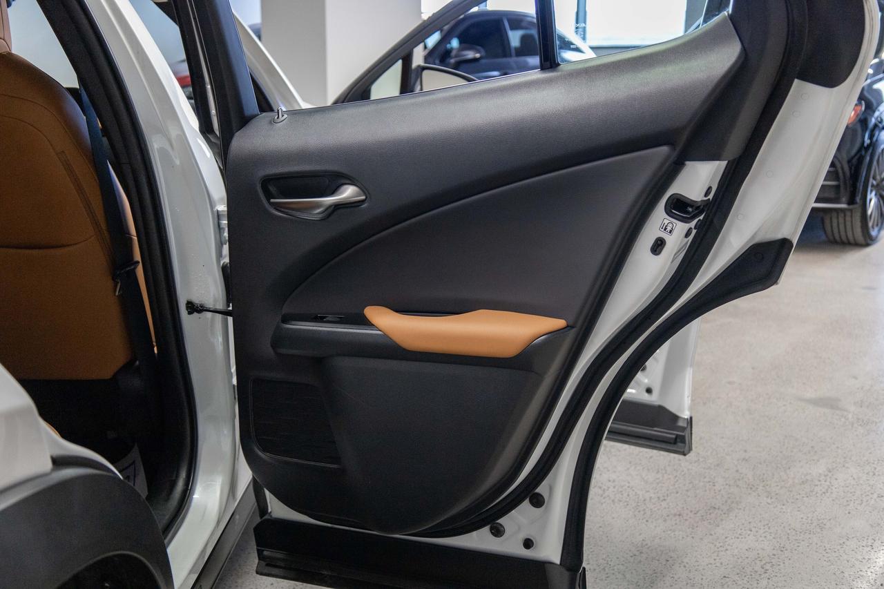 2021 Lexus UX Luxury Pkg Safety Certified Welcome Trades Photo